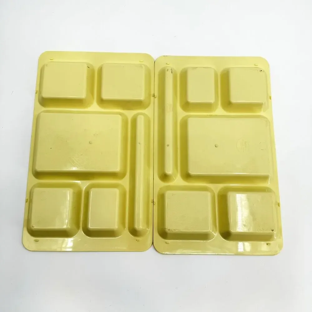 Cambro Plastic Yellow Food Trays 1596PW 6 Compartment Pair Camp Picnic Cafeteria